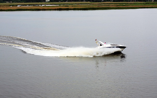 Kutera Bayliner 285 noma Lielupē Kutera Bayliner 285 noma Lielupē
