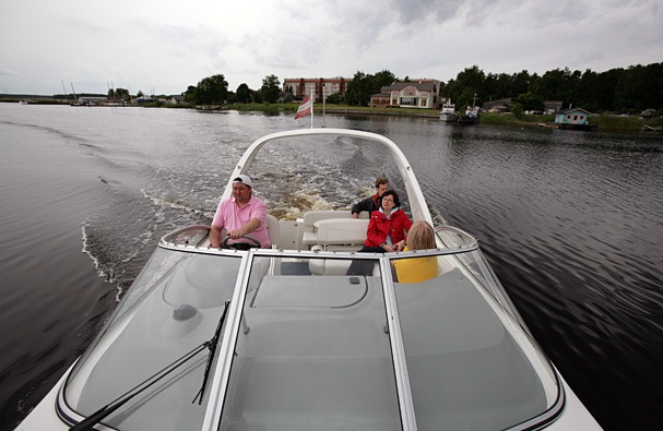 Brauciens ar kuteri Bayliner 285 Brauciens ar kuteri Bayliner 285