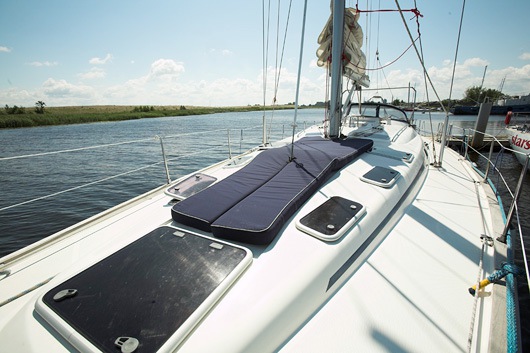 Sauļošanās matrači uz jahtas Džesika Sauļošanās matrači uz jahtas Džesika